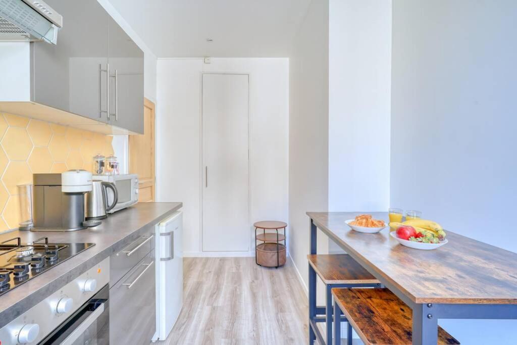 Studio Charmant Au Coeur Du Vieux Corbeil Corbeil-Essonnes Luaran gambar